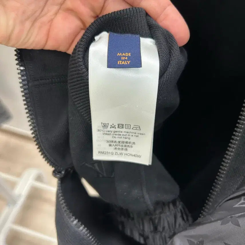 [BUNJANG] Louis Vuitton Monogram Reversible Bomber Jacket / {M Size} 루이비통 모노그램 리버서블 바람막이 블랙 봄버