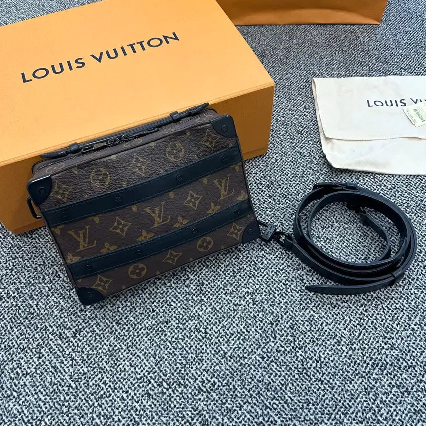[BUNJANG] Louis Vuitton Monogram Soft Trunk Messenger Bag / {정품}루이비통 모노그램 소프트 트렁크 메신저백 크로스백