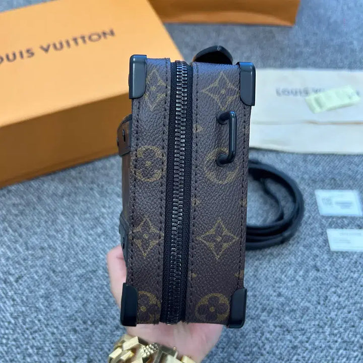 [BUNJANG] Louis Vuitton Monogram Soft Trunk Messenger Bag / {정품}루이비통 모노그램 소프트 트렁크 메신저백 크로스백