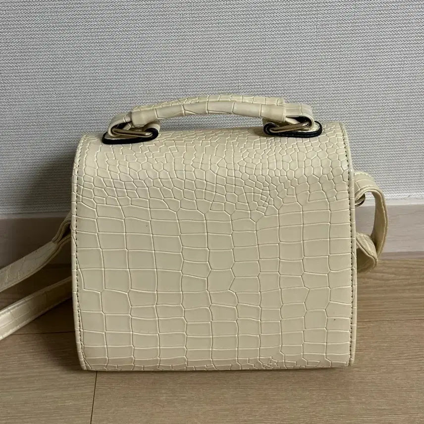 [BUNJANG] Bravissimo Crocodile Pattern Mini Bag / 브라비시모 미니 크로커다일 패턴 미니백