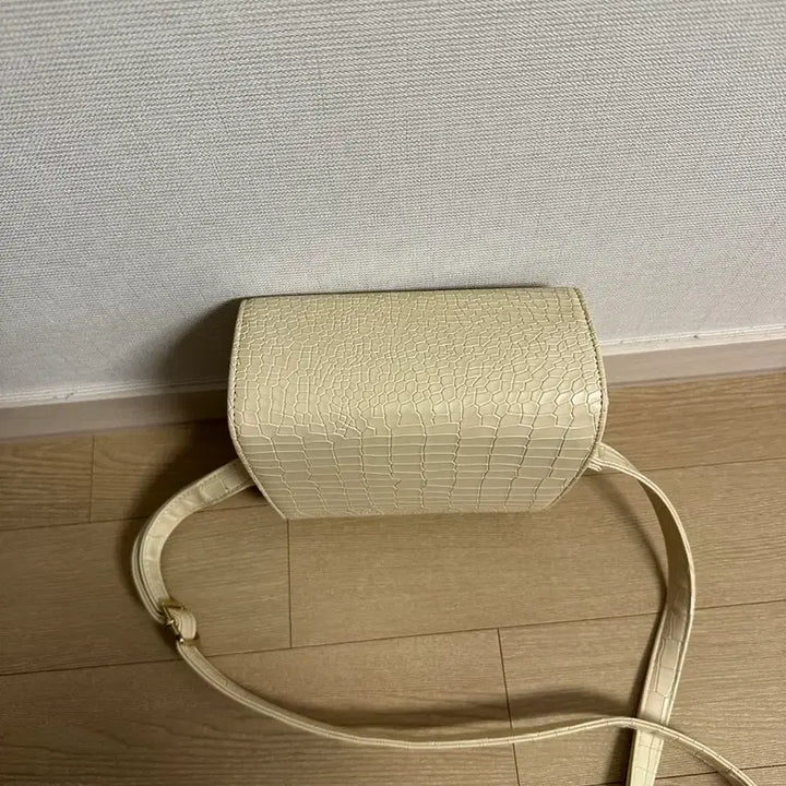 [BUNJANG] Bravissimo Crocodile Pattern Mini Bag / 브라비시모 미니 크로커다일 패턴 미니백