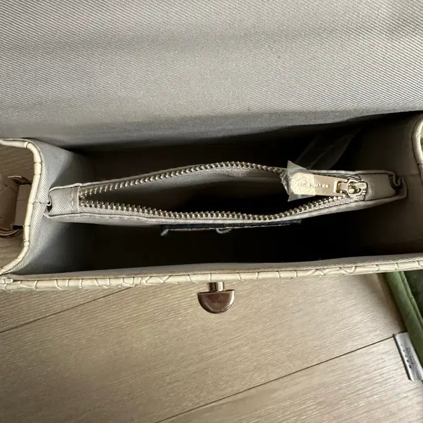 [BUNJANG] Bravissimo Crocodile Pattern Mini Bag / 브라비시모 미니 크로커다일 패턴 미니백