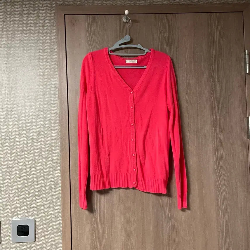 [SOLD OUT] 레드핑크색 브이넥 여성 가디건