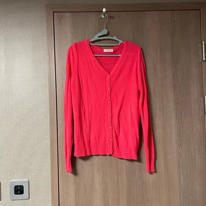 [SOLD OUT] 레드핑크색 브이넥 여성 가디건