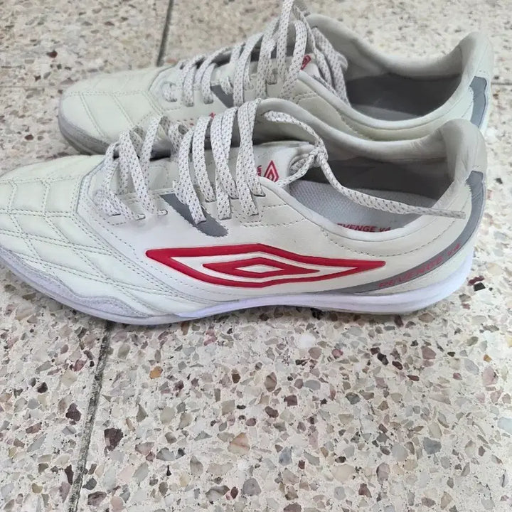 [BUNJANG] Umbro Revenge Premium 255 Sneakers / 엄브로 리벤지 프리미엄 255