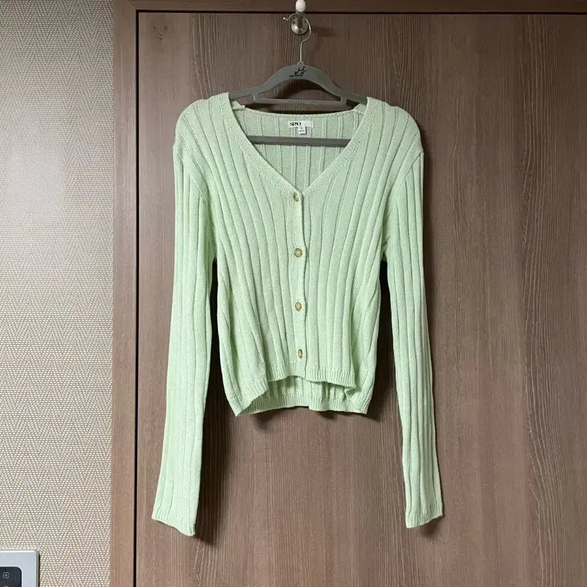[BUNJANG] SPAO Green V-Neck Cardigan / SPAO 연두색 브이넥 가디건