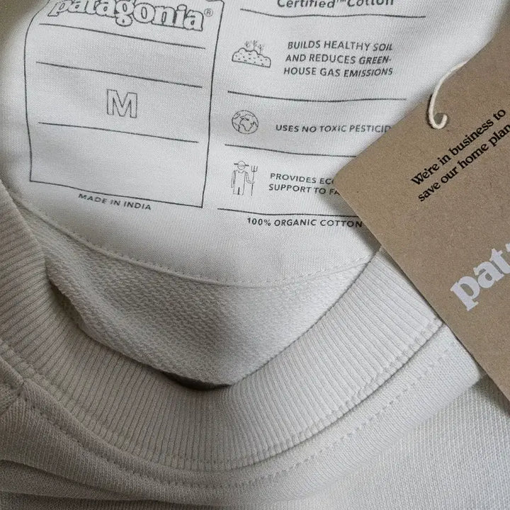[BUNJANG] Patagonia White Sweatshirt (Size M) / 파타고니아 화이트 맨투맨 티셔츠 m사이즈(새옷)