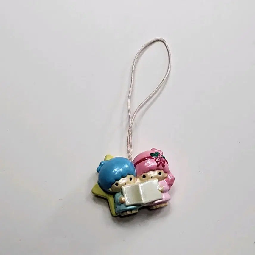 [BUNJANG] Little Twin Stars Kiki &amp; Lala Holiday Christmas Book Strap / 홀리데이 크리스마스 별 성경 책 읽는 리틀트윈스타 키키라라 /키티 스트랩
