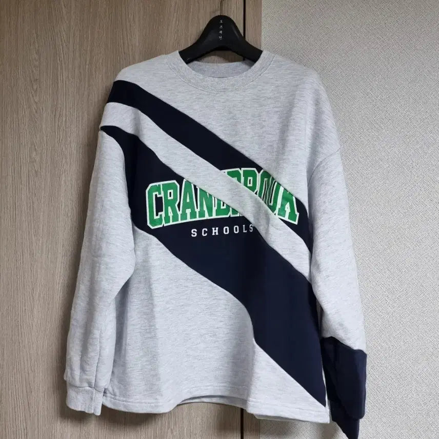 [BUNJANG] JePyung Lime Studio Diagonal Long Sleeve T-shirt / 제평 라임스튜디오 사선 티셔츠