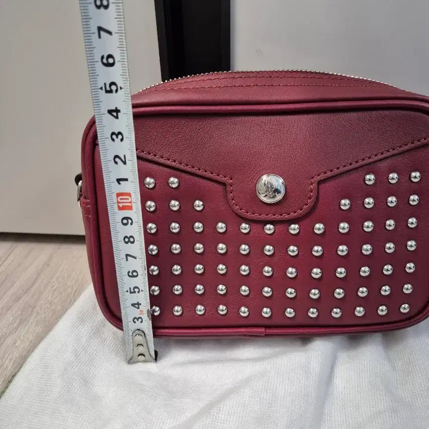 [BUNJANG] Longchamp Red Studded Mini Crossbody Bag / 롱샴 레드 스터드 미니 크로스백