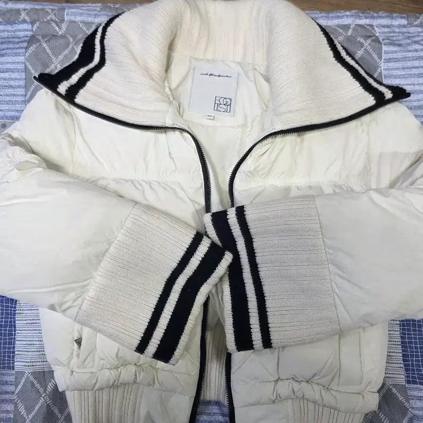 [BUNJANG] EGOIST White Padded Jumper / 택포))EGOIST화이트 패딩 점퍼