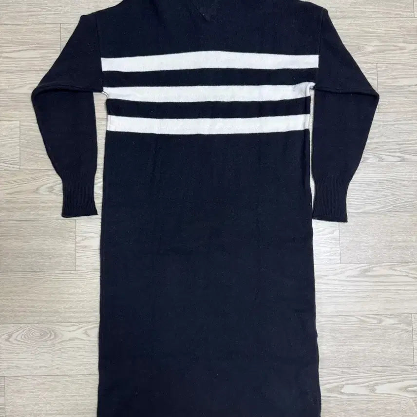 [SOLD OUT] 타미진스 스트라이프 하프 집업 드레스 (T32C7WOP44TWT2YBL)