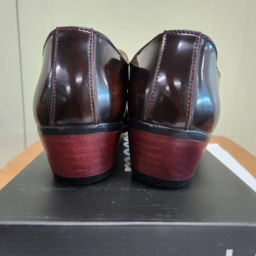 [BUNJANG] Height Increasing Shoes (Size 250-270) / 키높이구두 15,000원 입니다 (250~270)