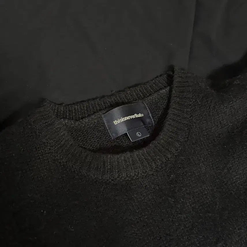 [BUNJANG] This Is Never That Fortuna Logo Sweater / 디스이즈네버댓 포투나 로고 스웨터 니트