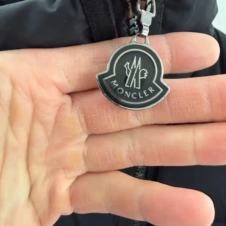 [BUNJANG] Moncler Padded Jacket / 몽클레어 패딩