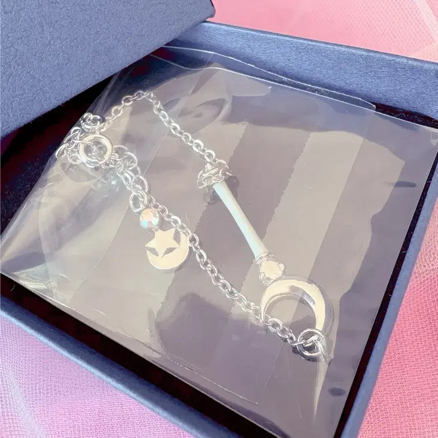 [BUNJANG] Sailor Moon FC 2022 Moon Stick Bracelet / 세일러문 FC 2022년도 원작 디자인 문스틱 팔찌