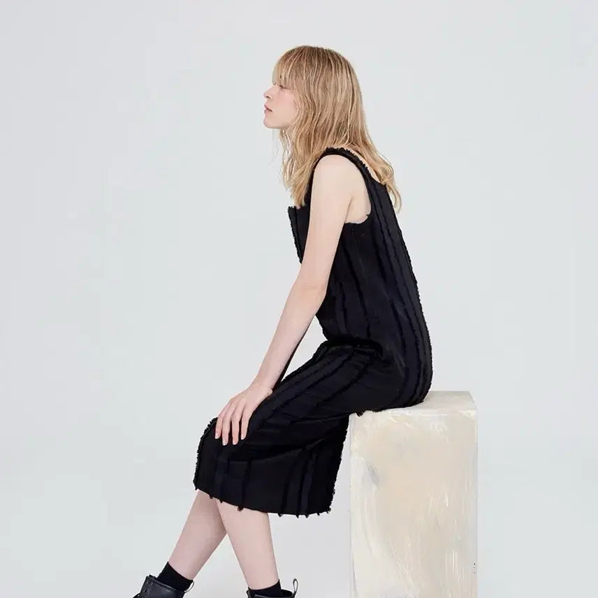 [BUNJANG] Locle Tape Sleeveless Dress / 새상품) Locle 로클 테이프 슬리브리스 드레스 블랙