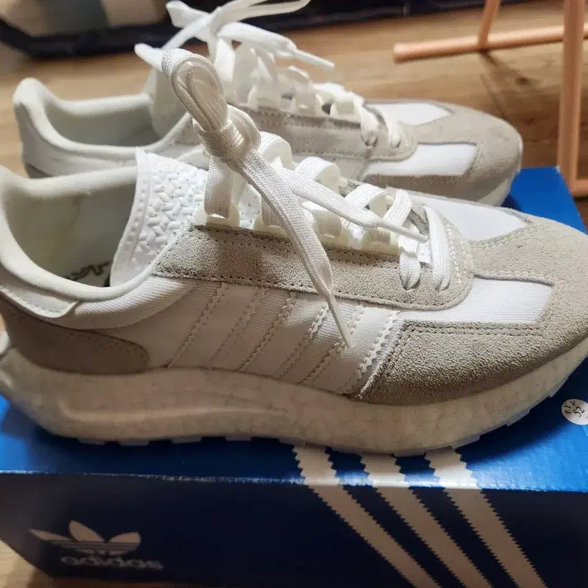 [BUNJANG] Adidas Sneakers / 아디다스 운동화