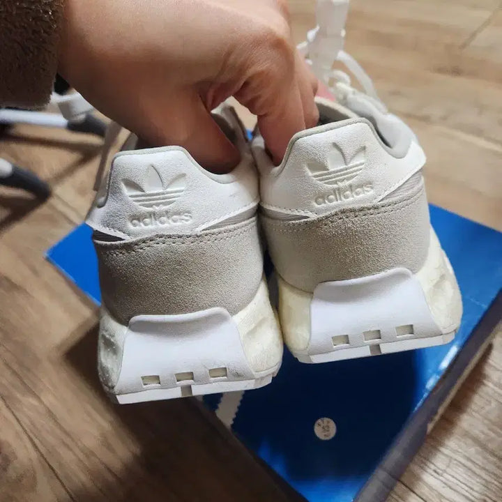 [BUNJANG] Adidas Sneakers / 아디다스 운동화