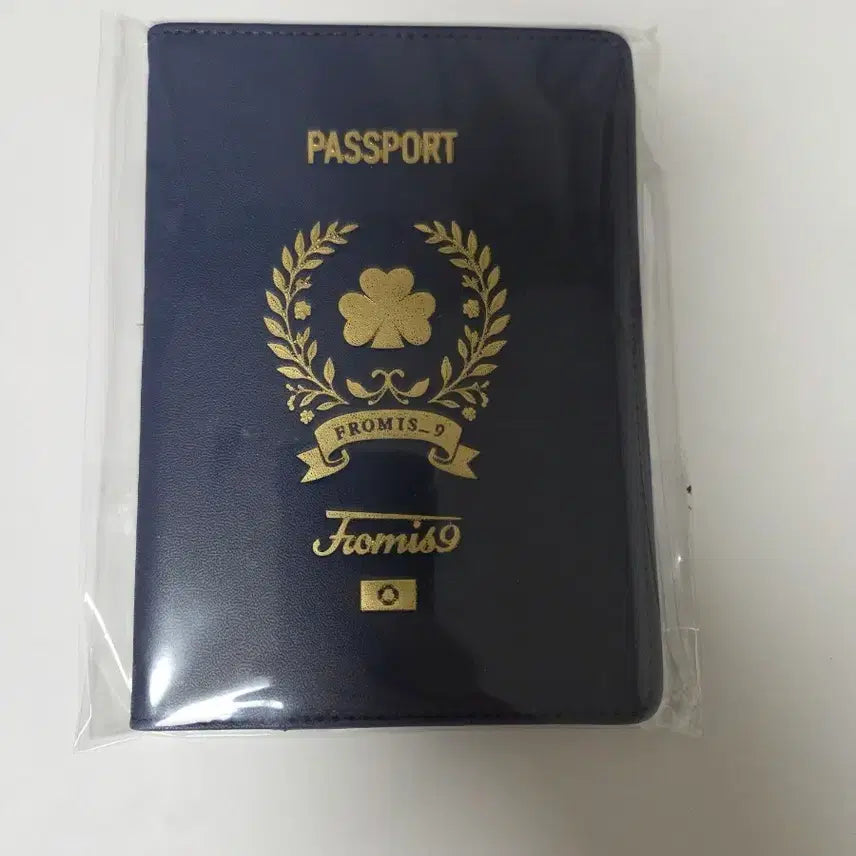 [BUNJANG] fromis_9 Passport Case Sealed / 프로미스나인 팝업 여권케이스 미개봉