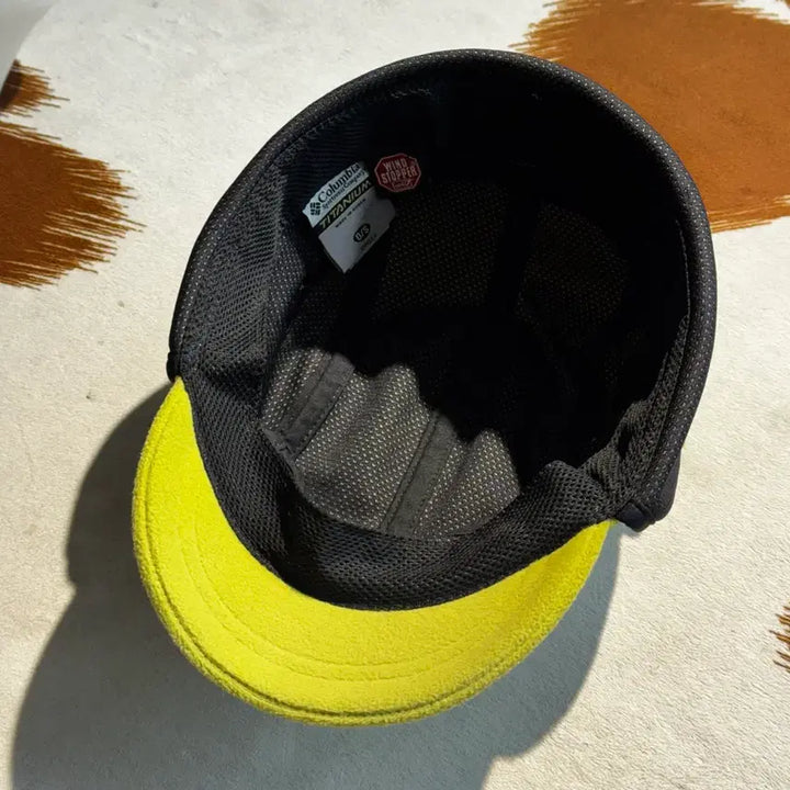 [BUNJANG] Columbia Titanium Gore-Tex Trooper Hat / 컬럼비아 티타늄 이어플랩 고어텍스 (OS) 트루퍼햇