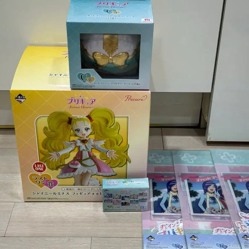 [BUNJANG] Precure Shiny Luminous Figure + Accessory Storage Box / 프리큐어 제일복권 라스트원 샤이니루미너스 + C상 보관함
