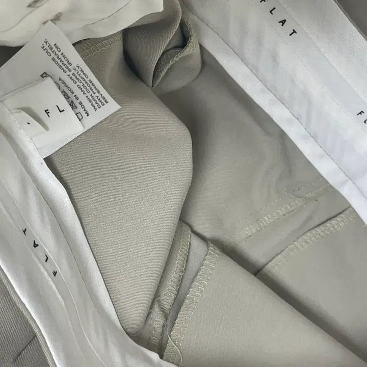 [BUNJANG] FLAT Beige Slacks / (새상품)도매택 FLAT 플랫 슬랙스 베이지