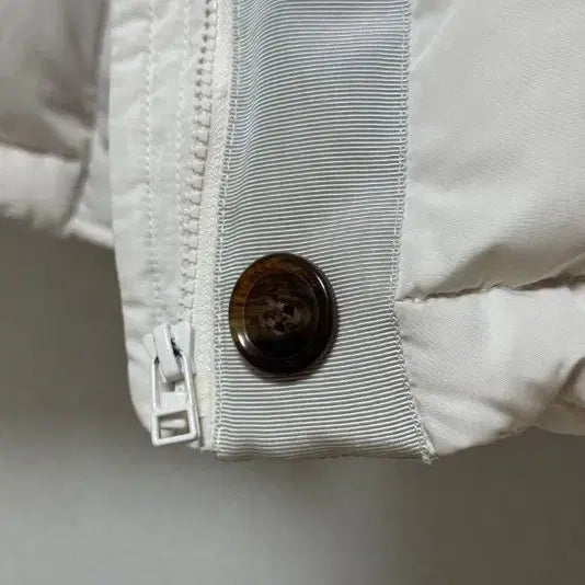 [BUNJANG] Short Ivory Down Jacket / 짧은 기장의 다운 재킷