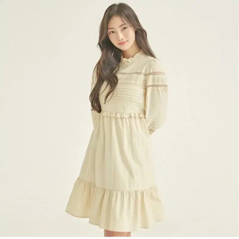 [BUNJANG] Roem Lace Punching Dress (Ivory) / 로엠 레이스 펀칭 원피스 새제품(아이보리) 판매합니다.