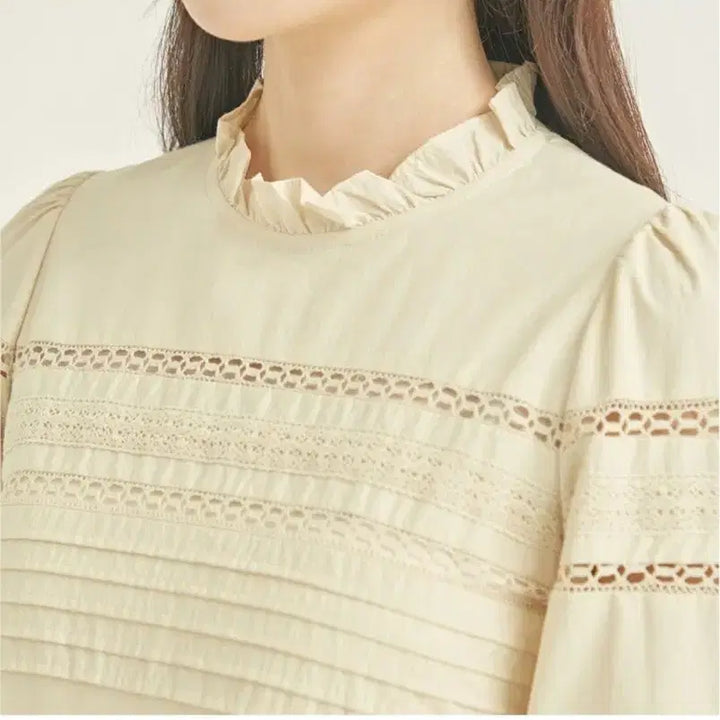 [BUNJANG] Roem Lace Punching Dress (Ivory) / 로엠 레이스 펀칭 원피스 새제품(아이보리) 판매합니다.