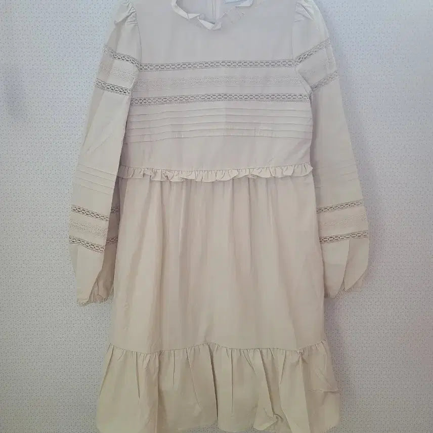 [BUNJANG] Roem Lace Punching Dress (Ivory) / 로엠 레이스 펀칭 원피스 새제품(아이보리) 판매합니다.