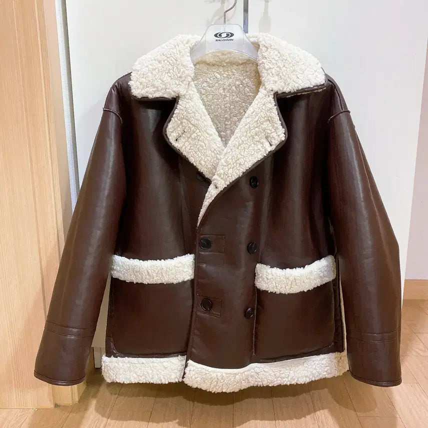 [BUNJANG] Reversible Double Button Faux Shearling Leather Jacket / 리버시블 뽀글이 더블 버튼 양털 레더 무스탕 자켓
