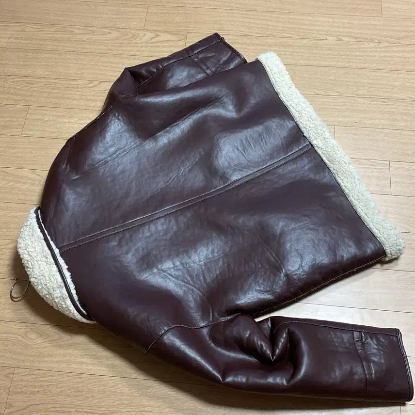 [BUNJANG] Reversible Double Button Faux Shearling Leather Jacket / 리버시블 뽀글이 더블 버튼 양털 레더 무스탕 자켓