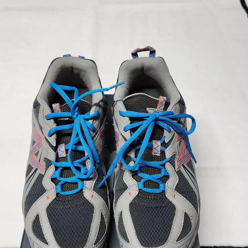 [SOLD OUT] [285] 뉴발란스 ML610 트레킹 운동화 판매합니다.