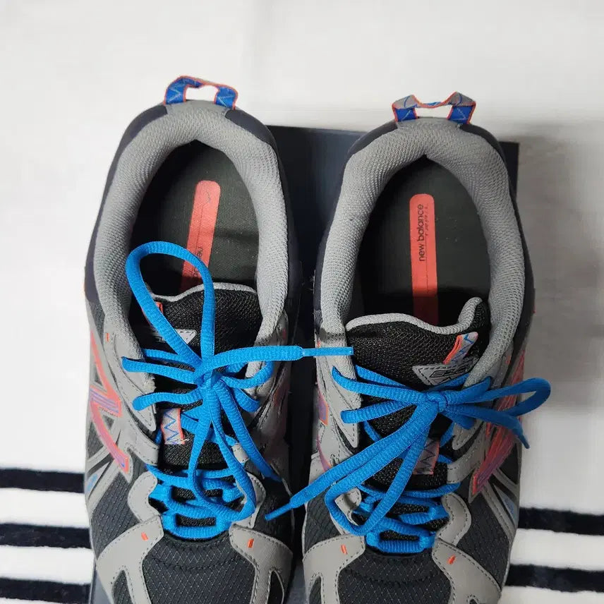 [SOLD OUT] [285] 뉴발란스 ML610 트레킹 운동화 판매합니다.