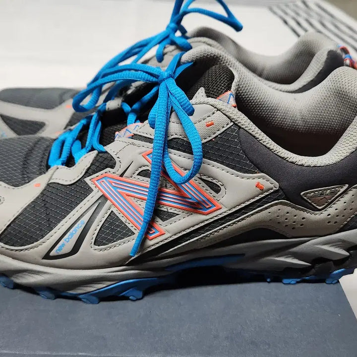 [SOLD OUT] [285] 뉴발란스 ML610 트레킹 운동화 판매합니다.