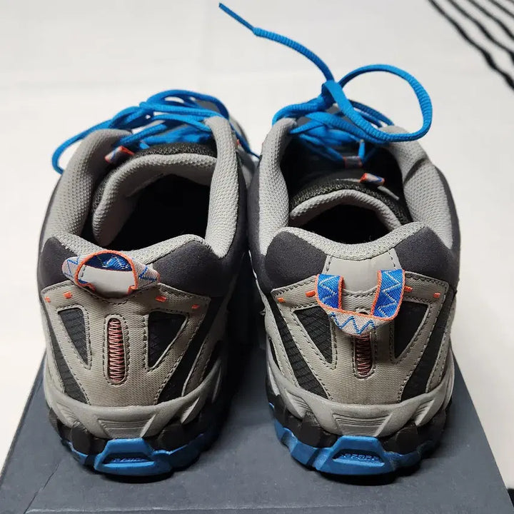 [SOLD OUT] [285] 뉴발란스 ML610 트레킹 운동화 판매합니다.