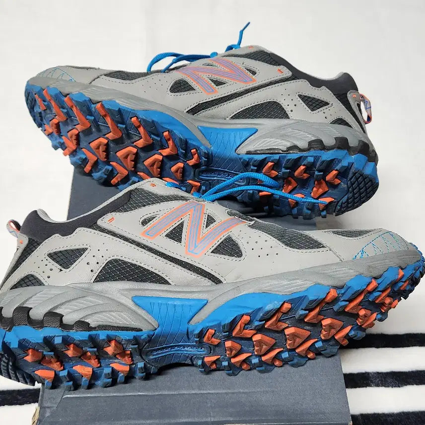 [SOLD OUT] [285] 뉴발란스 ML610 트레킹 운동화 판매합니다.
