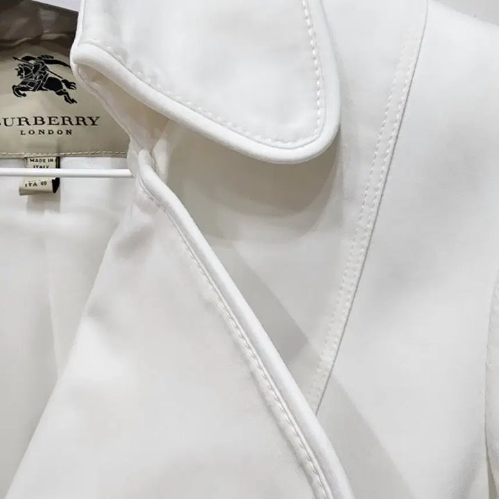 [BUNJANG] Burberry London White Women&