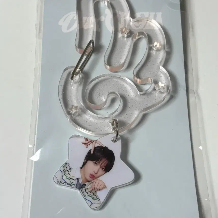 [BUNJANG] NCT Wish Riku Carabiner / Nct wish 엔시티위시 리쿠 카라비너
