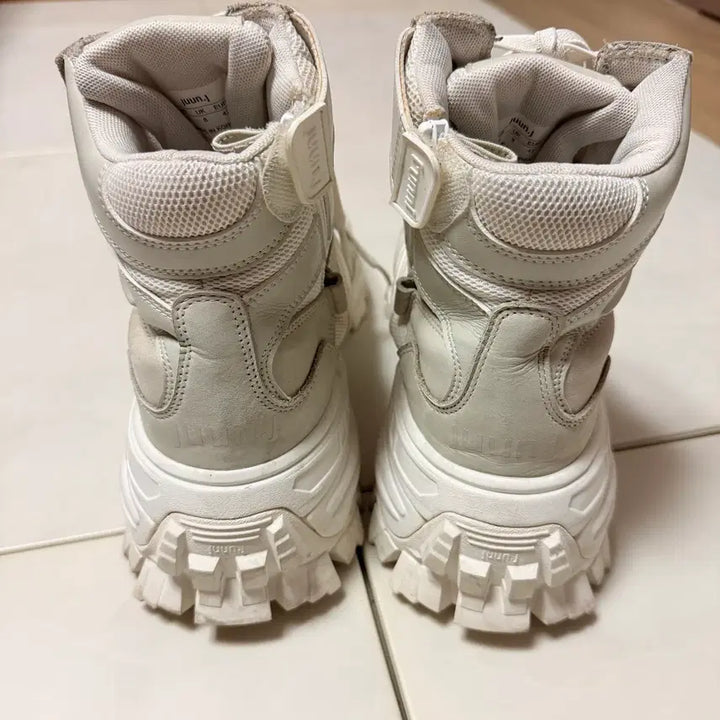 [BUNJANG] Junn J High Top Sneakers White 42 / 준지(Junn J) 컬렉션 하이탑 화이트 42