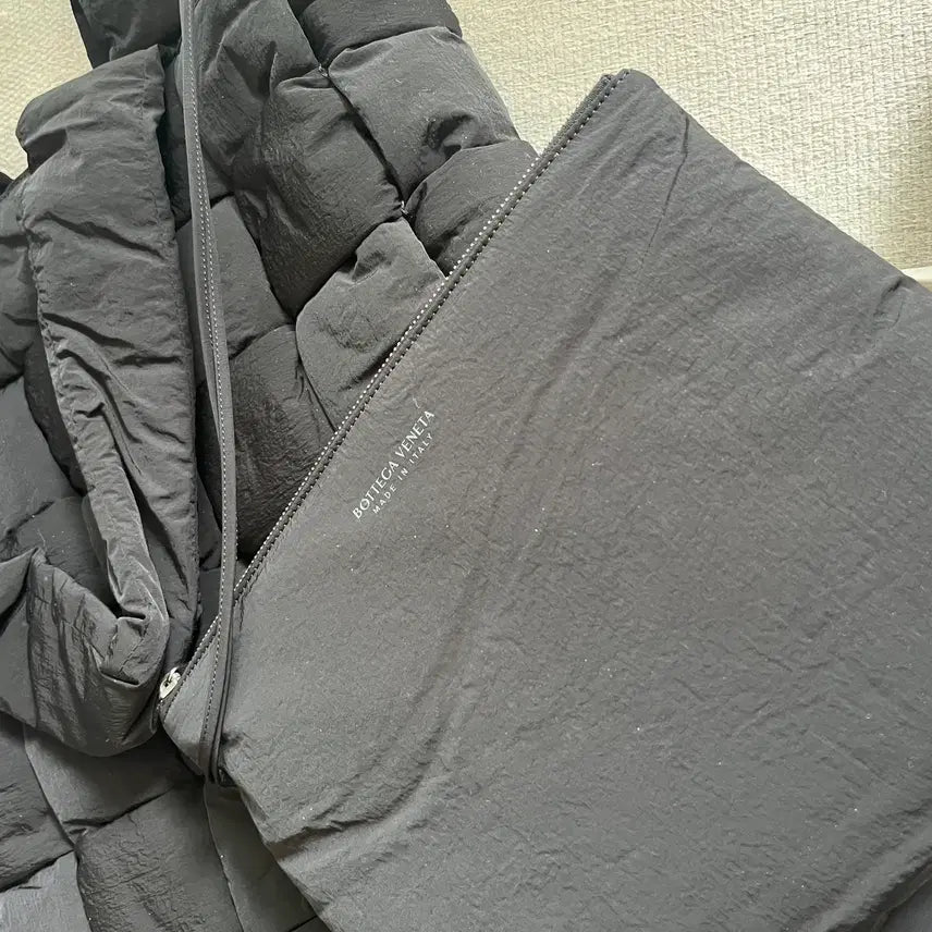 [BUNJANG] Bottega Veneta Padded Tote Bag Black / 보테가베네타 패딩 토트백 블랙 새싱품