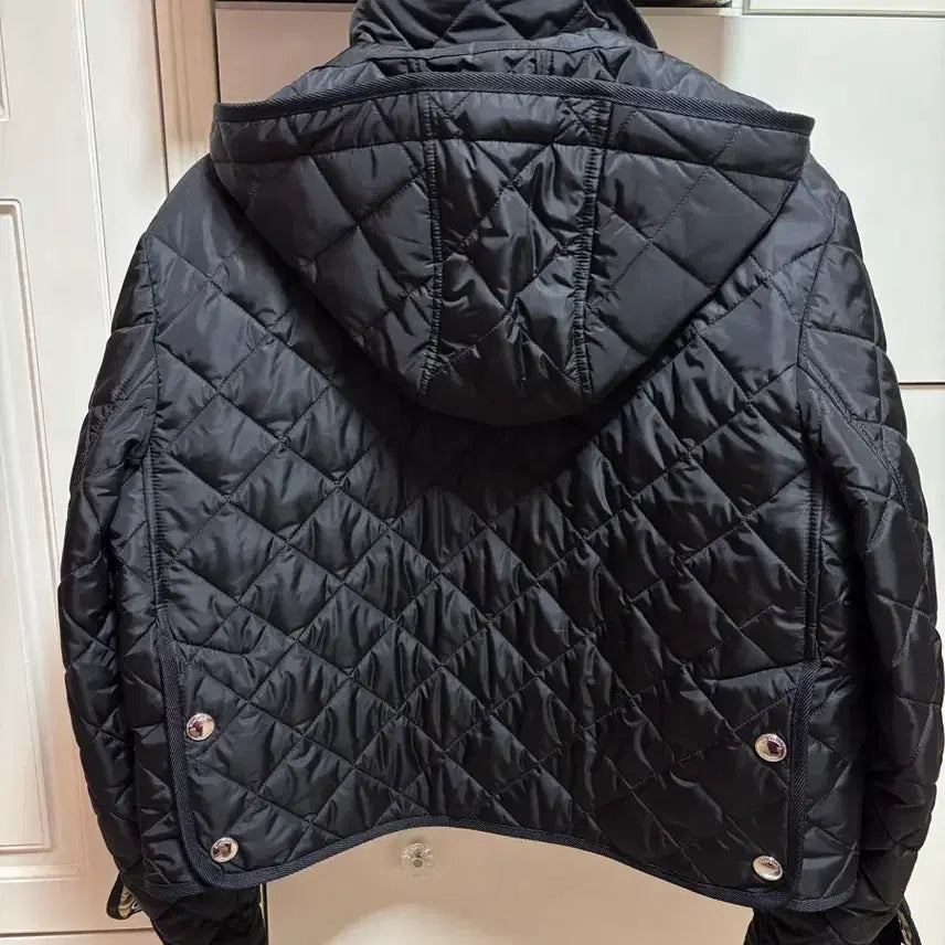 [BUNJANG] Burberry Quilted Crop Jacket / 버버리 후드 크롭 퀼팅 자켓