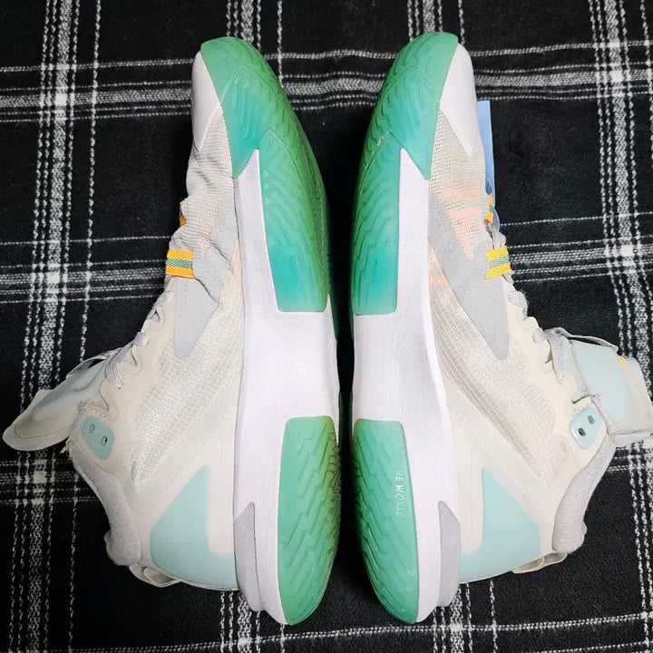 [BUNJANG] Nike Jordan Zion 1 PF White Dynamic Turquoise Sneakers / 나이키 조던 자이언 1PF 화이트 다이나믹 더콰이즈