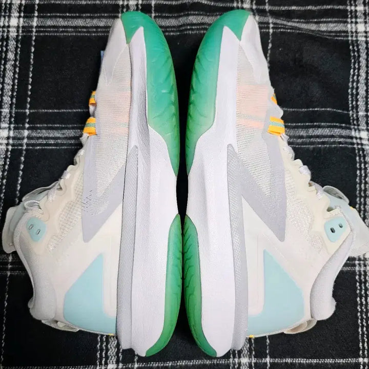 [BUNJANG] Nike Jordan Zion 1 PF White Dynamic Turquoise Sneakers / 나이키 조던 자이언 1PF 화이트 다이나믹 더콰이즈