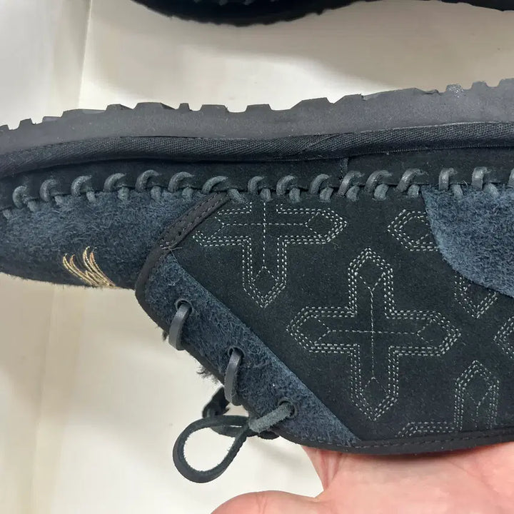 [BUNJANG] Children of the Disco Dance UGG Embroidered Boots / 칠드런오브더 디스코댄스 X UGG 자수 부츠 10