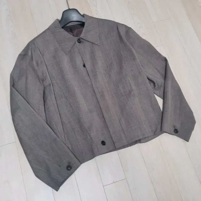 [BUNJANG] Cour Plissé Wool Jacket Melange Brown / 쿠어 랩 플리츠 울 자켓 미니멀 블루종 점퍼 멜란지브라운