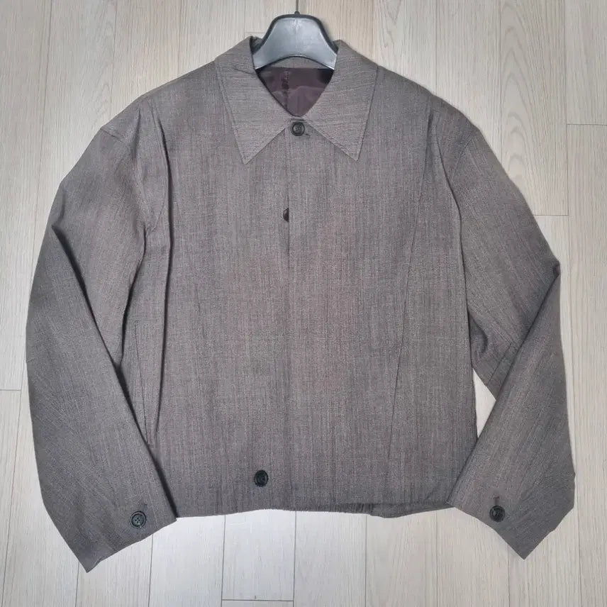 [BUNJANG] Cour Plissé Wool Jacket Melange Brown / 쿠어 랩 플리츠 울 자켓 미니멀 블루종 간절기 점퍼 멜란지브라운