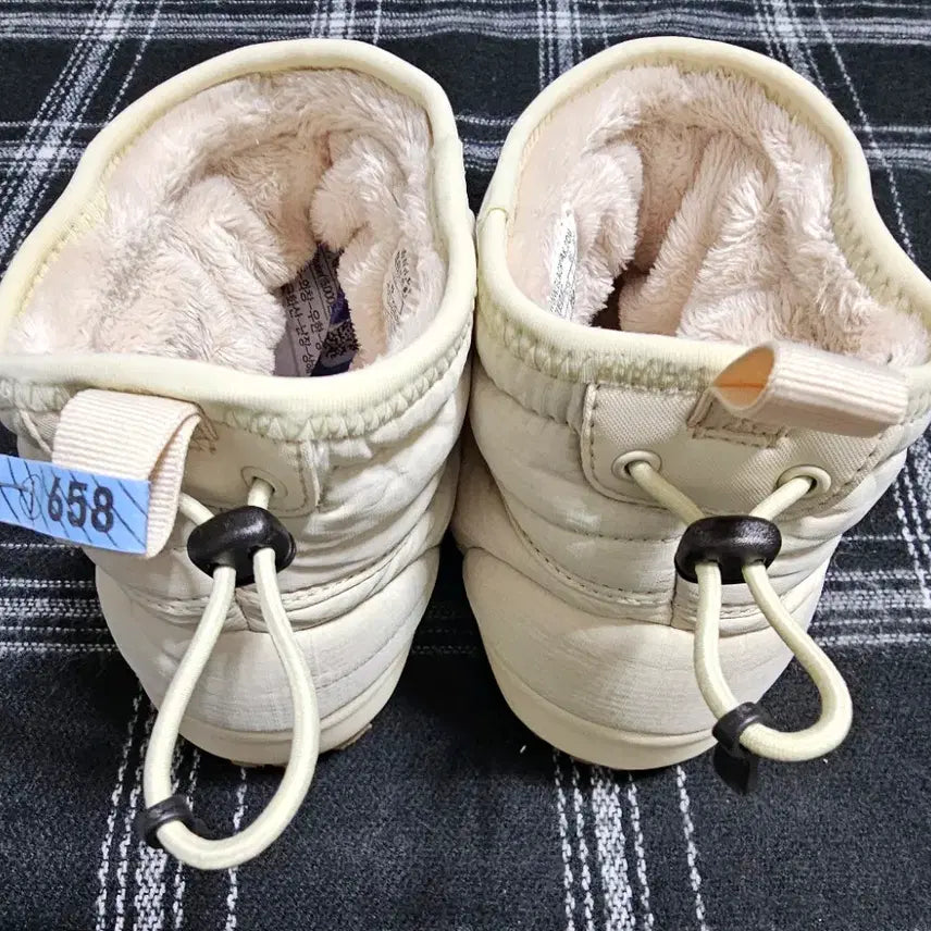 [BUNJANG] Black Yak Camper Boots 2 Fur-lined Boots / 블랙야크 캠퍼부츠2 내부에 퍼로 되어있는 부츠