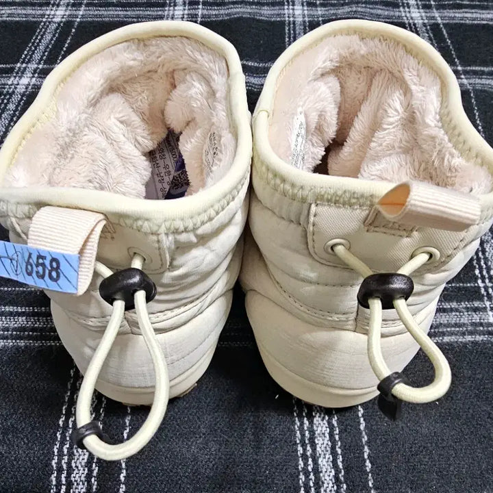 [BUNJANG] Black Yak Camper Boots 2 Fur-lined Boots / 블랙야크 캠퍼부츠2 내부에 퍼로 되어있는 부츠